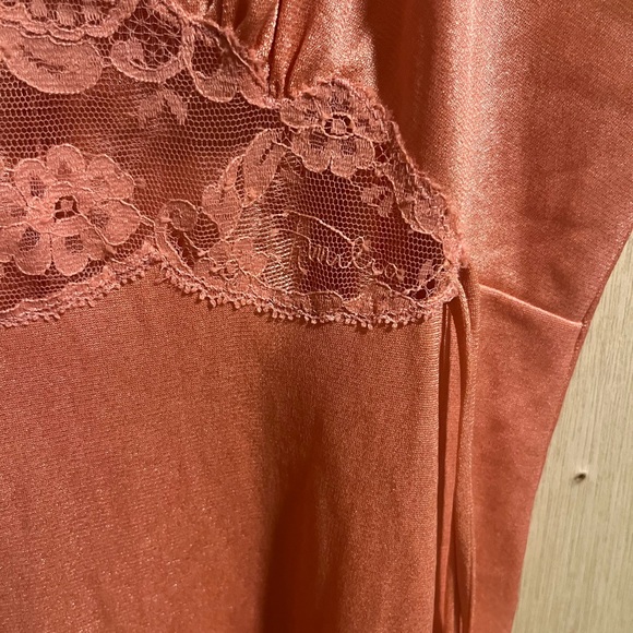 Stunning Emilio pucci nightgown xs peach colored - Picture 5 of 8